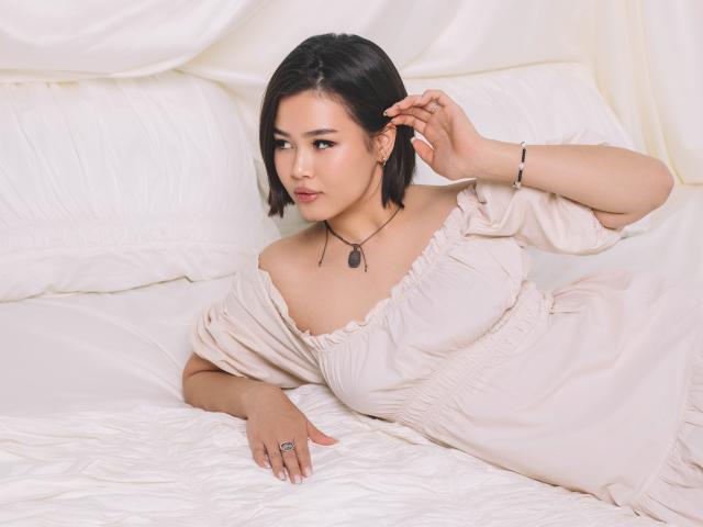 ArianaFlower - Live porn &amp; sex cam - 28047737