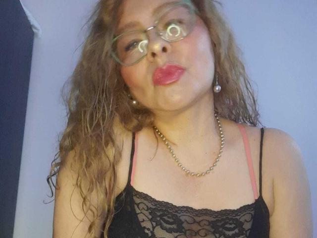 MiaAmoretti - Live sex cam - 28049726