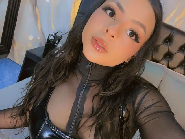 LindaFrancoo - Live sexe cam - 28051706