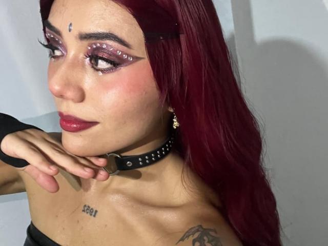 AlannaJonson - Live Sex Cam - 28055747