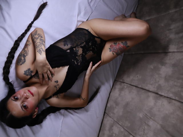 Yliria - Live sex cam - 28057139