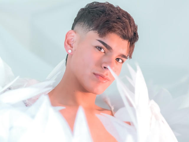 KevinMiet - Live sex cam - 28062152