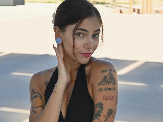 LianiLoverX - Live Sex Cam - 28063460