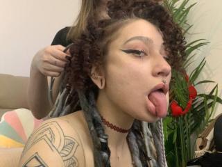 HotCaramelsDuo - Live Sex Cam - 28068887