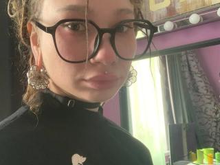 HotCaramelsDuo - Live Sex Cam - 28068917