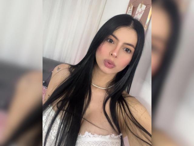 IsabellaJames - Live Sex Cam - 28073321