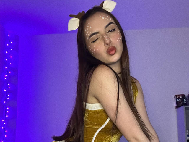 MiaHarperr - Live Sex Cam - 28079342