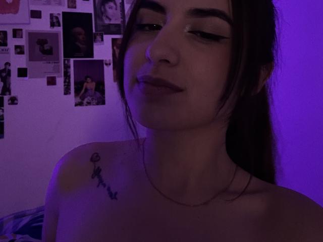 MiaHarperr - Live Sex Cam - 28079387