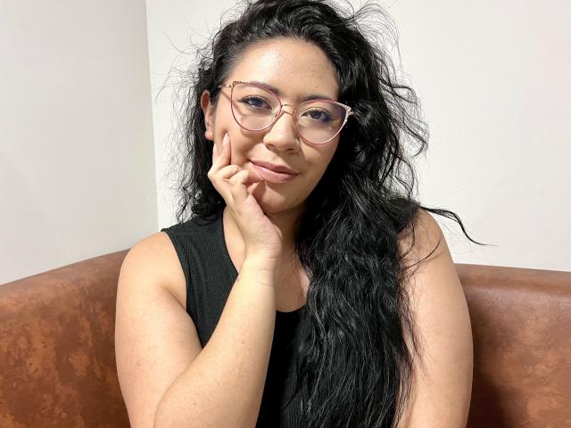 ErikaFox - Live Sex Cam - 28082111