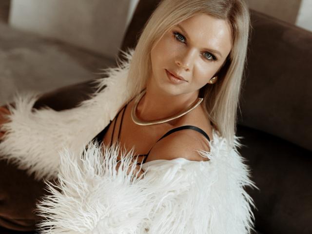 AgathaKlouin - Live sexe cam - 28092044