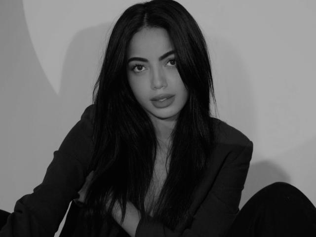 EliseMontclair - Live sex cam - 28092830