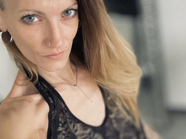 DaneeSoHot - Sexe cam en vivo - 28095158
