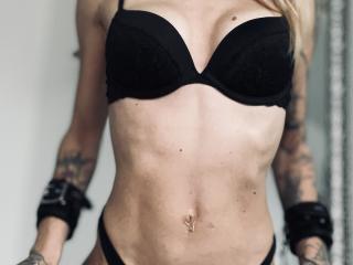 DaneeSoHot - Live Sex Cam - 28095188