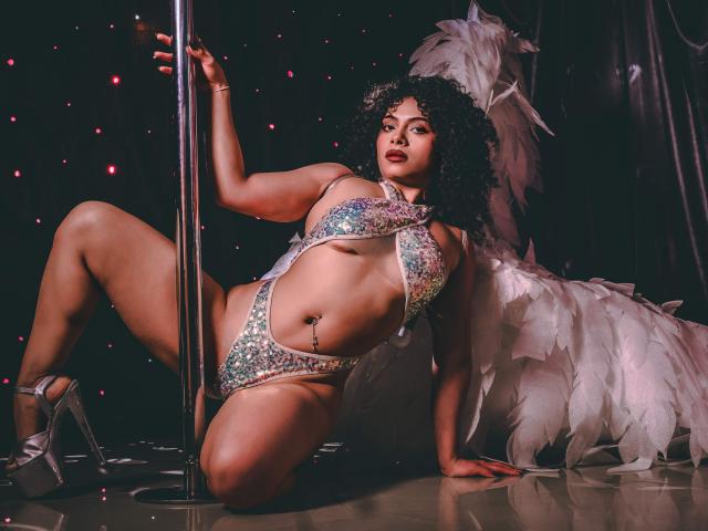 IvannaAndFriend - Live porn &amp; sex cam - 28095674