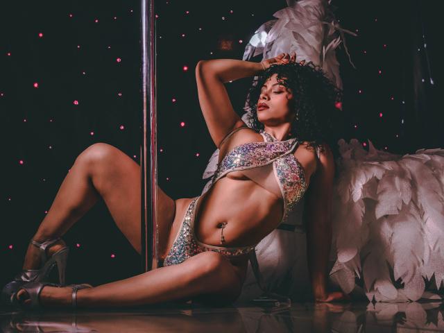 IvannaAndFriend - Live porn &amp; sex cam - 28095692