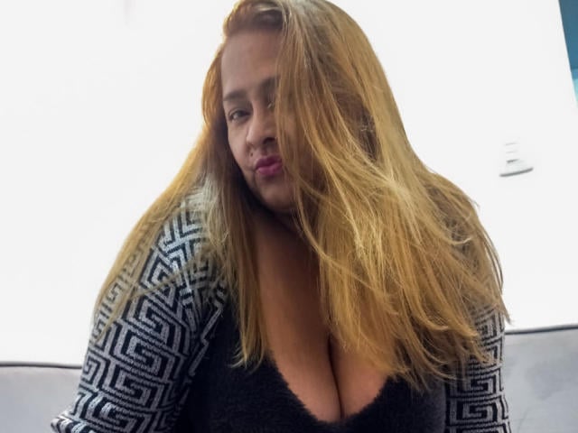 MonzerratBoyer - Sexe cam en vivo - 28097297