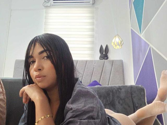 AliceSmity - Live sex cam - 28102124