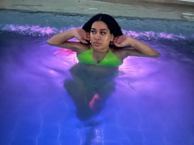 LianaAndAsaff - Live sex cam - 28103612