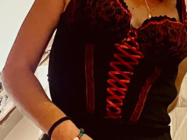 TifolyLaurent - Live porn &amp; sex cam - 28104422