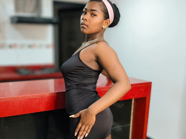 KarinaFlowers - Live Sex Cam - 28104788