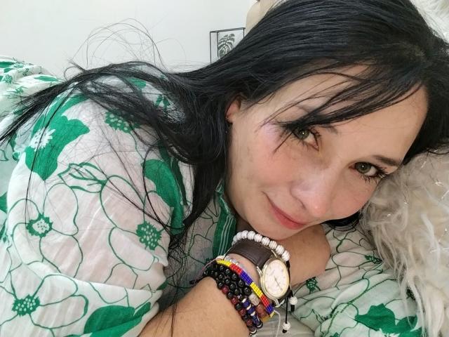 Alaishka - Live sex cam - 28105184