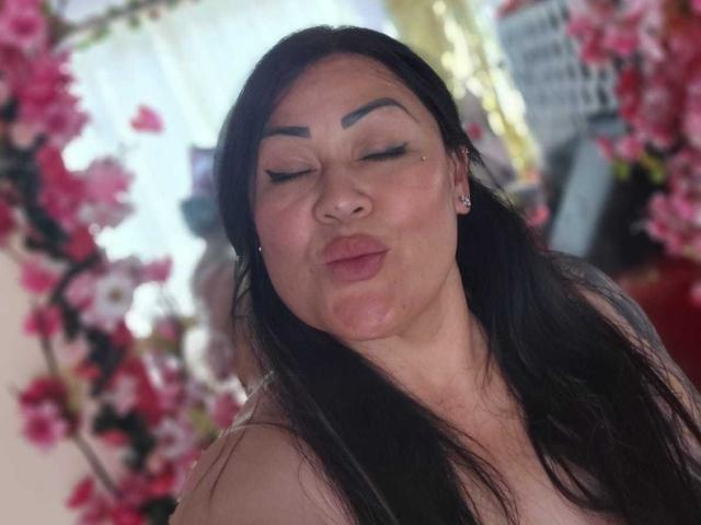 KittyHotanal - Live sex cam - 28105700