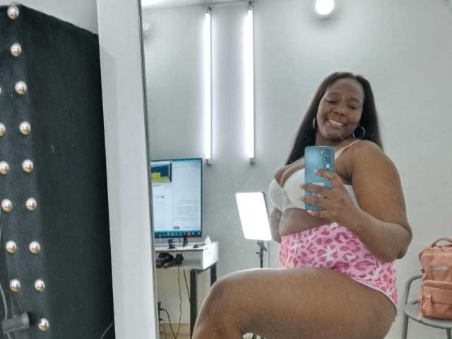 LustyEbonyMilf - Live sex cam - 28109645