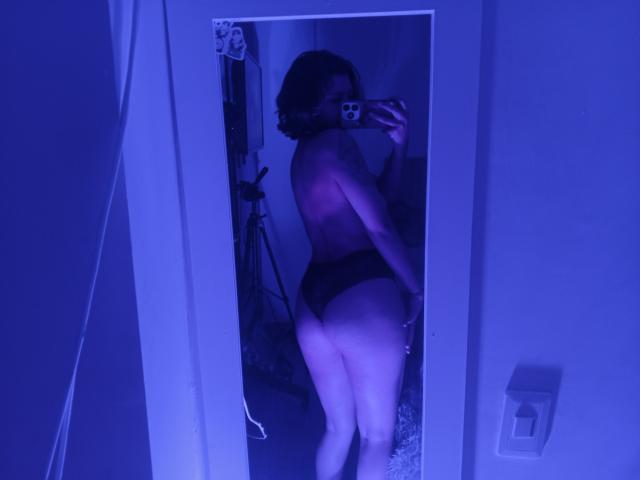 AluDamn - Live Sex Cam - 28112054