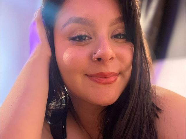 EmaJames - Live Sex Cam - 28113401