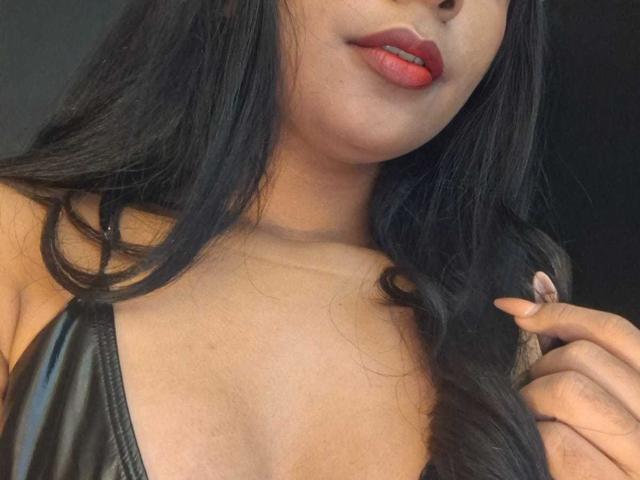 MariamLara - Élő pornó és szexkamera - 28115570