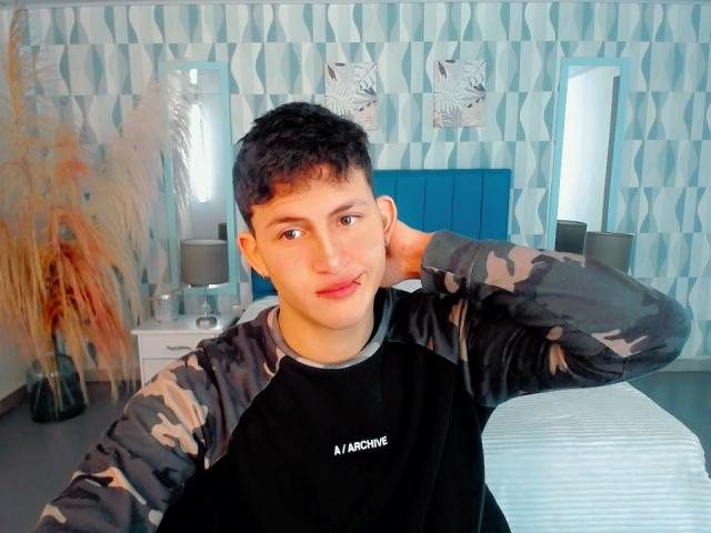 AxelSavage - Live sex cam - 28121144