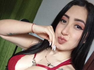 JuliethCruz - Live sex cam - 28121810
