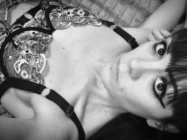 OrianaLaFrancaise - Sexe cam en vivo - 28122461