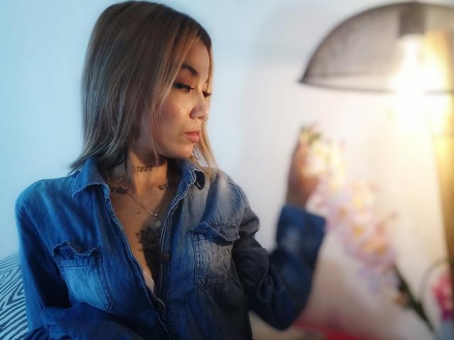 Veroo69 - Live sex cam - 28126577