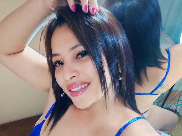 RoxaneMilf - Live sex cam - 28128692