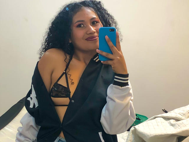 SophieSonyas - Live porn &amp; sex cam - 28135718