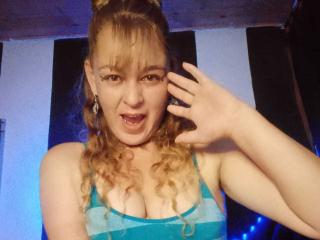 AmandaHotL - Live sexe cam - 28139609