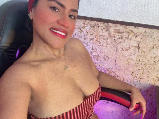 IvannaDuran - Sexe cam en vivo - 28141013