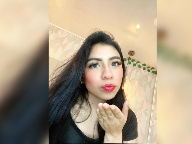 ZoeRedds - Live porn &amp; sex cam - 28144160