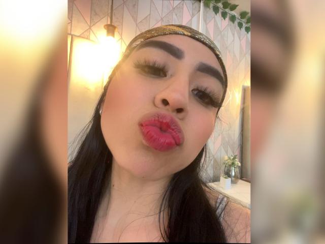 ZoeRedds - Live porn &amp; sex cam - 28144175