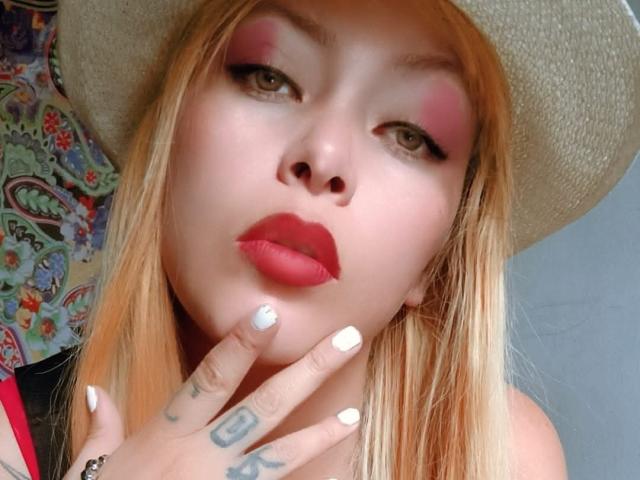 ChelseaMalory - Live Sex Cam - 28146062