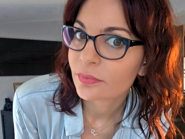 JuneLaFrenchie - Live sex cam - 28158260