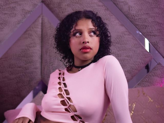 LunaKeller - Live sex cam - 28158551