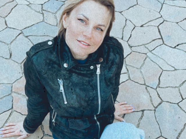 BelleLisaG - Live Sex Cam - 28160072