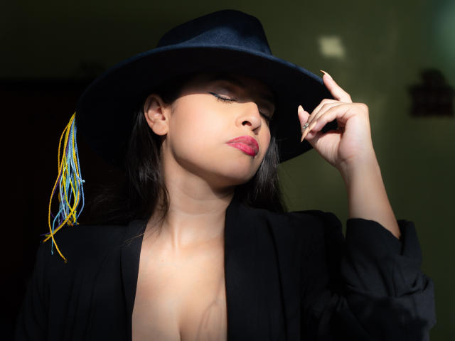 ValeriLeon - Live porn &amp; sex cam - 28165040