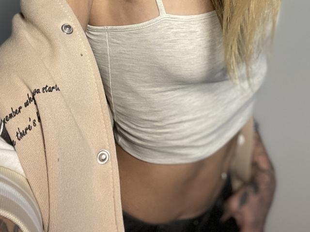 DaneeSoHot - Live porn &amp; sex cam - 28176218