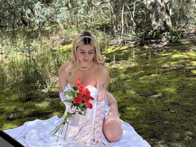 AtheneaRossi - Live porn &amp; sex cam - 28177589