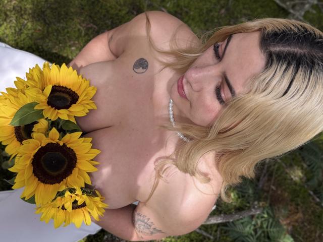 AtheneaRossi - Live sex cam - 28177865