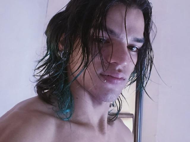 AlexBernal - Live porn &amp; sex cam - 28179821