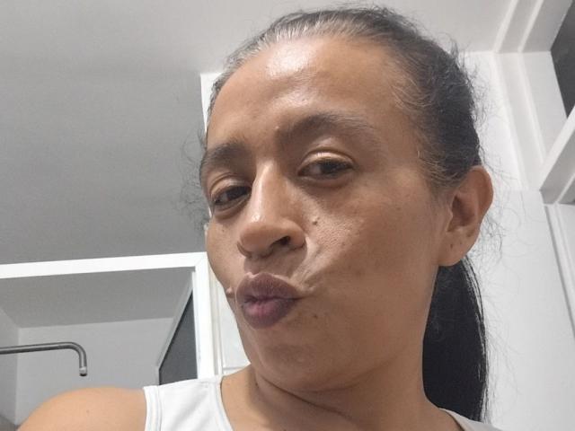 SoffieMature - פורנו בשידור חי ומצלמת סקס - 28181714